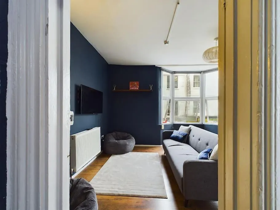 The Games Rooms - Churchill Square Hove Apartment